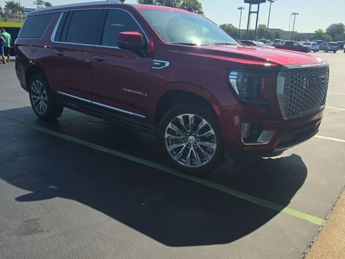 Used 2023 GMC Yukon XL Denali w/ Denali Reserve Package AWD/4WD image 8