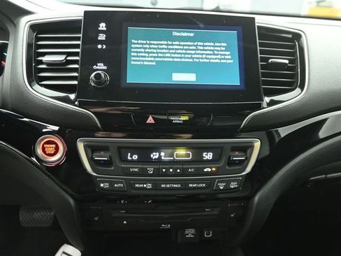 Used 2022 Honda Pilot Touring image 13