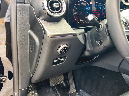 Used 2026 Mercedes-Benz GLC 300 4MATIC image 15