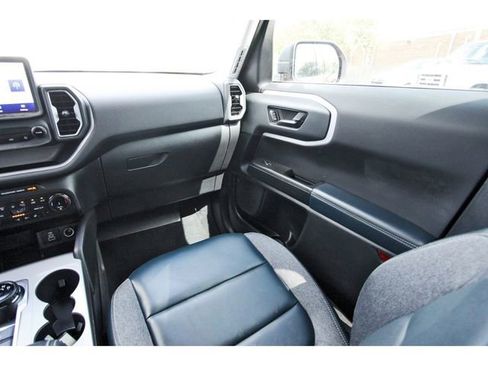 Used 2024 Ford Bronco Sport Outer Banks w/ Tech Package image 9
