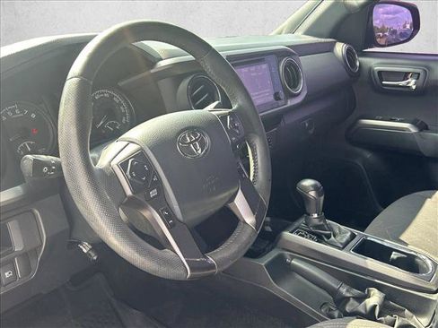 Used 2018 Toyota Tacoma TRD Off-Road w/ Technology Package RWD image 12