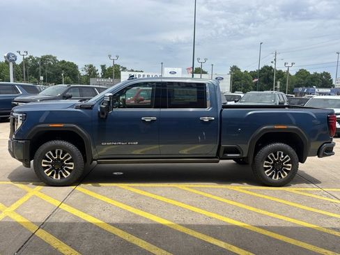 New 2026 GMC Sierra 2500 Denali Ultimate AWD/4WD image 7