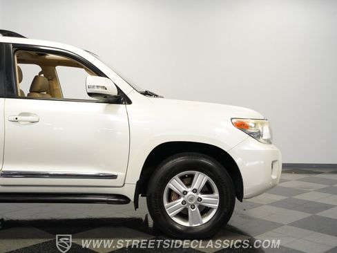 Used 2013 Toyota Land Cruiser AWD/4WD image 30