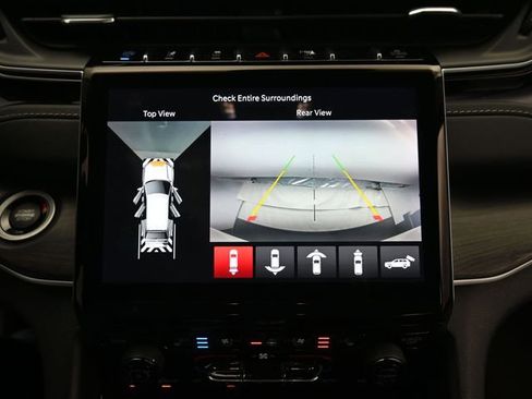 Used 2022 Jeep Grand Cherokee Limited 4xe w/ Luxury Tech Group II AWD/4WD image 22