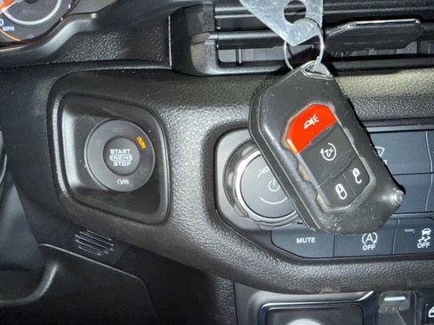 New 2026 Jeep Gladiator Sport AWD/4WD image 31