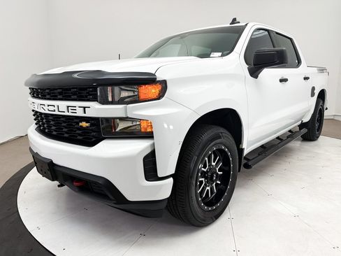 Used 2021 Chevrolet Silverado 1500 Custom w/ Safety Confidence Package RWD image 3