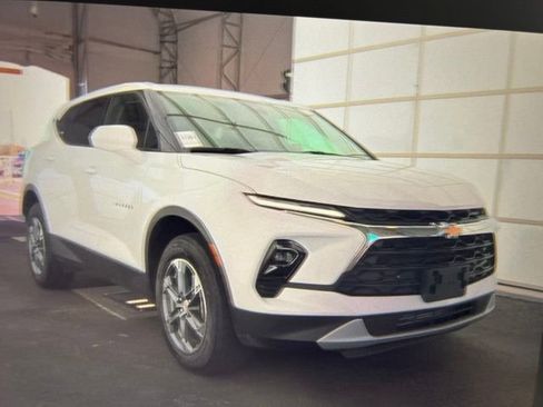 Used 2025 Chevrolet Blazer LT AWD/4WD image 7