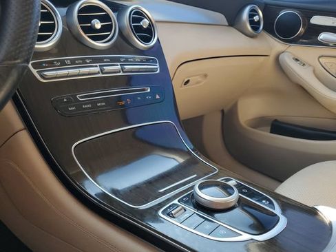 Used 2019 Mercedes-Benz GLC 300 image 29