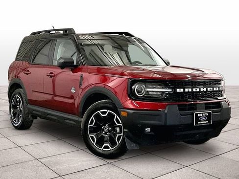 Used 2025 Ford Bronco Sport Outer Banks w/ Outer Banks Tech Package+ AWD/4WD image 2