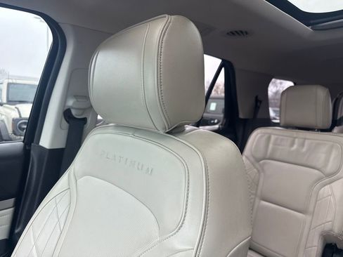 Used 2016 Ford Explorer Platinum image 24