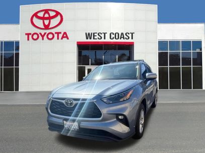 Used 2023 Toyota Highlander LE