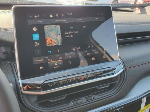 New 2026 Jeep Compass Trailhawk image 13