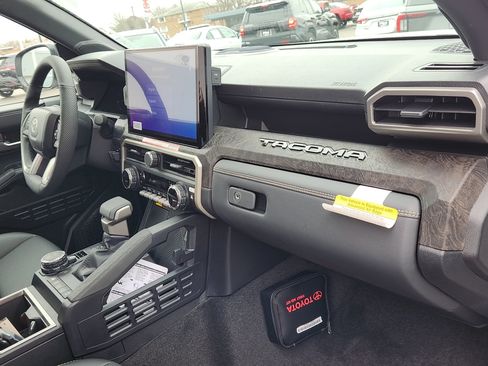 New 2026 Toyota Tacoma Limited AWD/4WD image 30