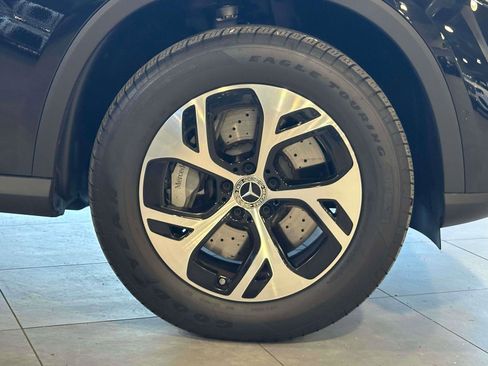 Used 2025 Mercedes-Benz GLC 350e 4MATIC image 6