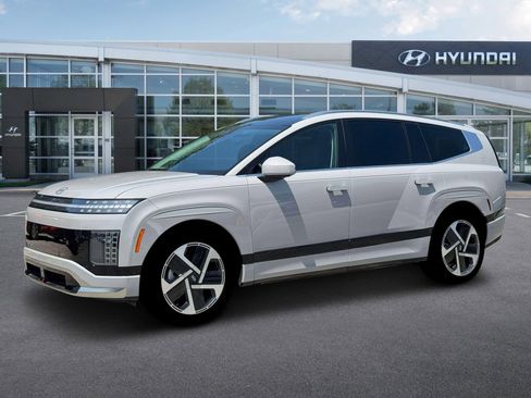 New 2026 Hyundai Ioniq 9 Calligraphy image 2