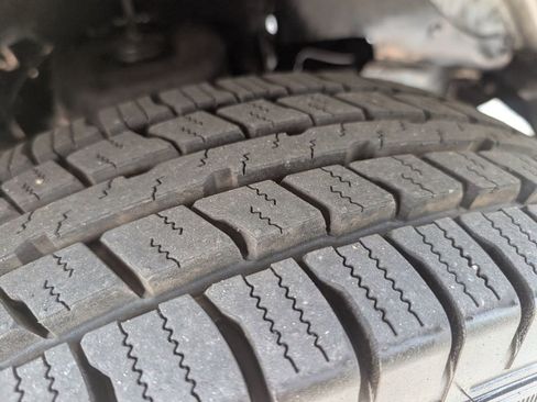 Used 2004 Chevrolet Express 3500 image 16