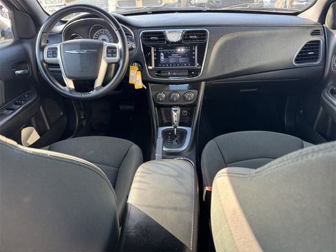 Used 2012 Chrysler 200 Touring image 20