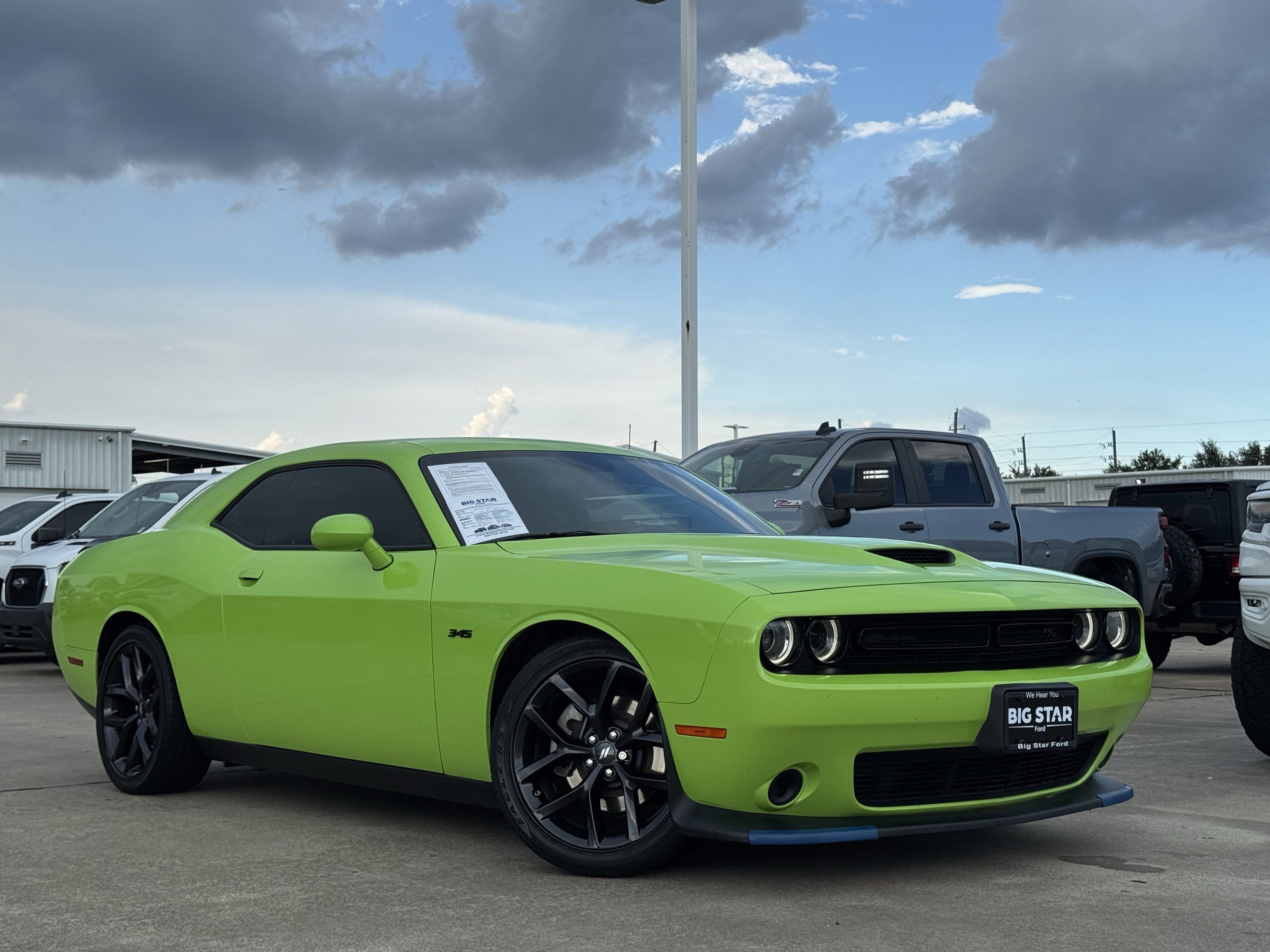 Used 2023 Dodge Challenger R/T w/ Blacktop Package RWD image 2