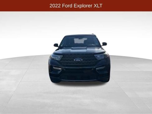 Used 2022 Ford Explorer XLT w/ Equipment Group 202A image 2