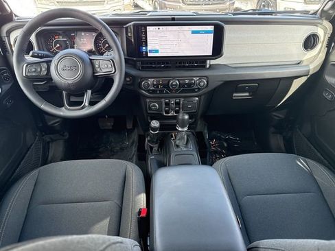 Used 2025 Jeep Wrangler Sport S image 5