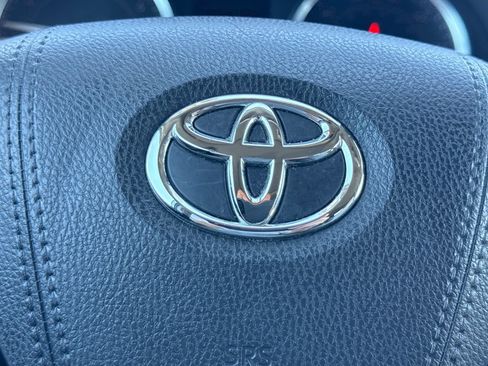 Used 2019 Toyota Highlander XLE FWD image 31