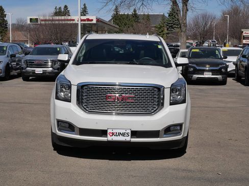 Used 2016 GMC Yukon XL Denali w/ Open Road Package AWD/4WD image 4