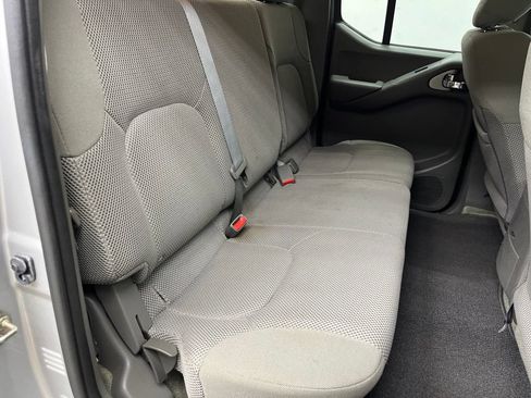 Used 2016 Nissan Frontier SV w/ SV Value Truck Package RWD image 16