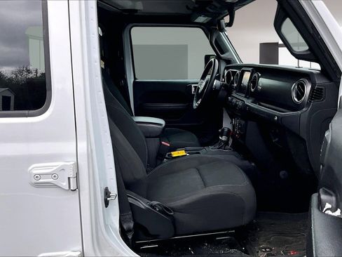 Used 2023 Jeep Wrangler Unlimited Rubicon 4xe image 14