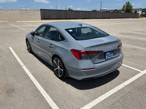 Used 2024 Honda Civic Touring image 3