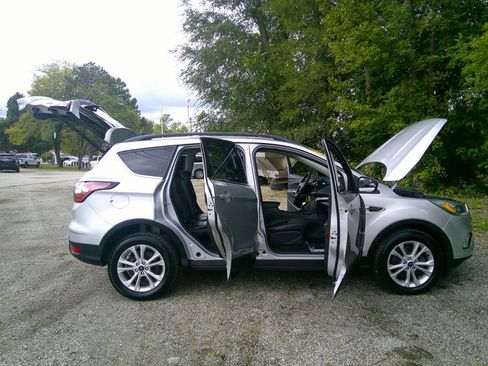 Used 2018 Ford Escape SEL image 50