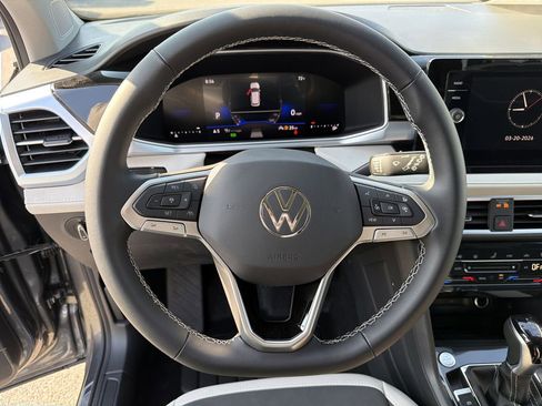 New 2026 Volkswagen Taos SE FWD image 25