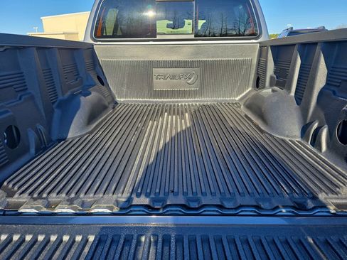 Used 2022 Chevrolet Colorado Z71 w/ Safety Package image 13