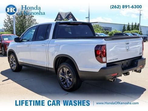 Used 2023 Honda Ridgeline Sport image 3