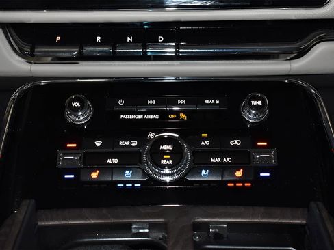 Used 2023 Lincoln Navigator L Reserve w/ Equipment Group 201A image 14