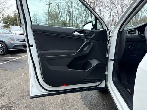 Used 2021 Volkswagen Tiguan S image 11