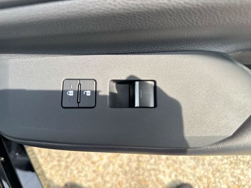 Used 2024 Toyota Prius Prime FWD image 32