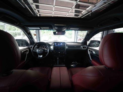 Used 2023 Lexus GX 460 Luxury w/ Sport Design Package AWD/4WD image 19