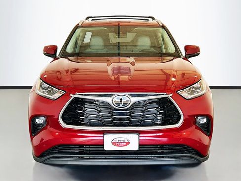 New 2026 Toyota Highlander Limited AWD/4WD image 2