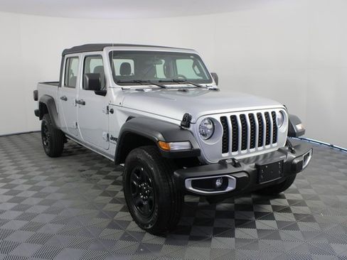 Used 2023 Jeep Gladiator Sport image 23