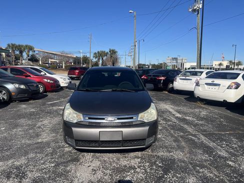 Used 2011 Ford Focus SE image 1