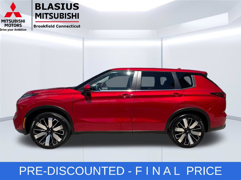 Used 2025 Mitsubishi Outlander SE AWD/4WD image 13