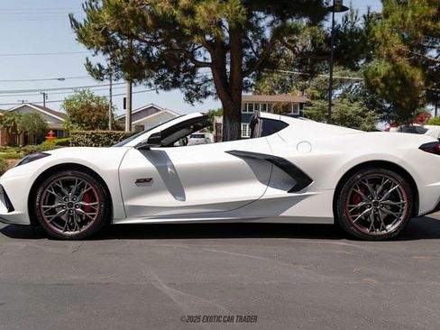 Used 2023 Chevrolet Corvette Stingray Premium Cpe w/ Z51 Performance Package image 3