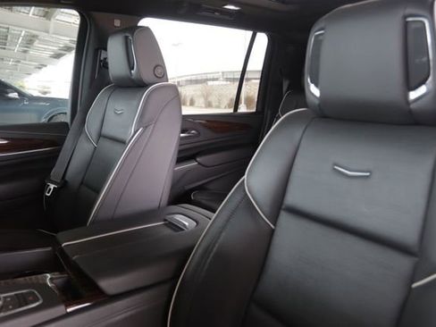 Certified 2022 Cadillac Escalade ESV Premium Luxury w/ Performance Package image 6