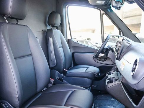 New 2024 Mercedes-Benz eSprinter 170 Cargo image 16