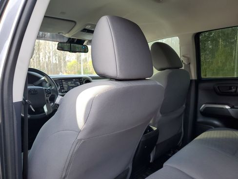 Used 2021 Toyota Tacoma SR5 w/ Technology Package image 12