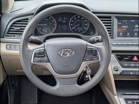 Used 2017 Hyundai Elantra SE FWD image 12