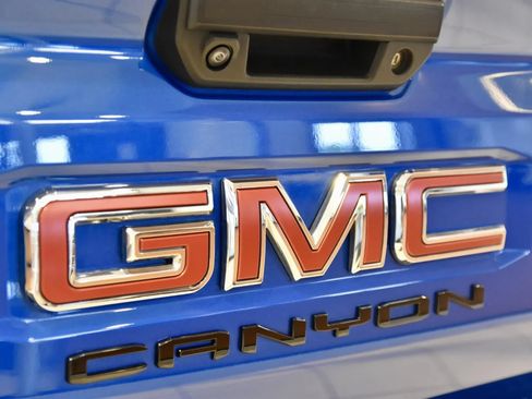 Used 2023 GMC Canyon AT4X AWD/4WD image 11