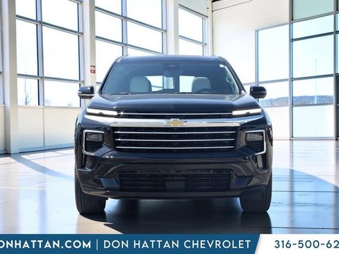 Used 2025 Chevrolet Traverse High Country w/ LPO, Floor Liner Package FWD image 30