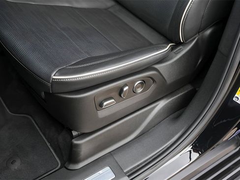 Used 2024 Cadillac Escalade Sport w/ LPO, ONYX Package image 8