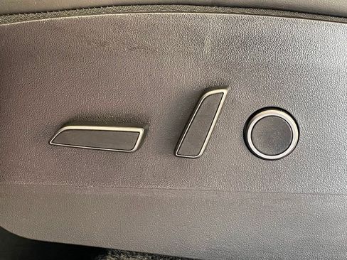 Used 2022 Tesla Model Y Performance image 13